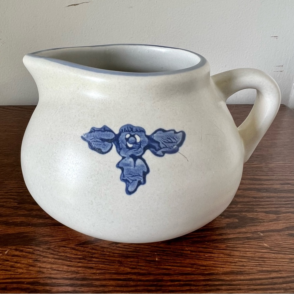 VINTAGE PFALTZGRAFF YORKTOWNE  ROUND GRAVY BOAT